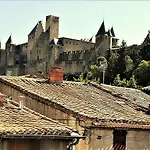 Sous Les Remparts 公寓 *