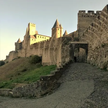Sous Les Remparts Carcassonne