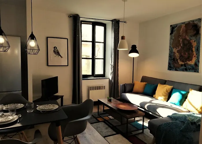 Sous Les Remparts Apartment *